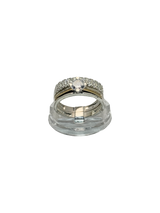 Anillo de compromiso solitario con alianza
