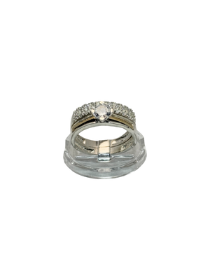 Anillo de compromiso solitario con alianza