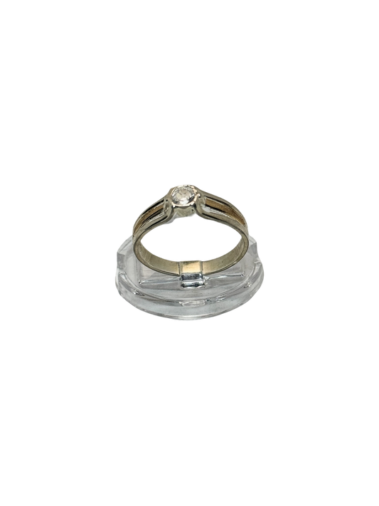Anillo solitario semi-engastado