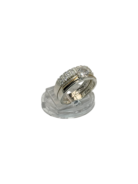 Anillo de compromiso solitario con alianza