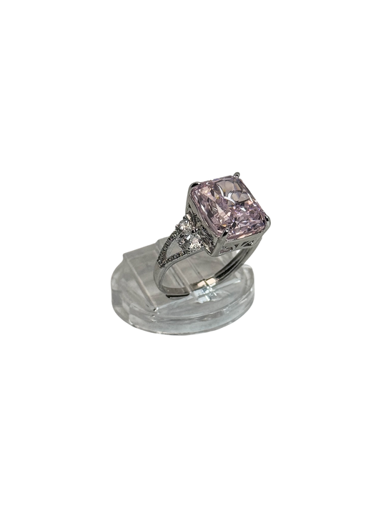 Anillo de compromiso con circonia de alto grado