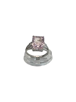 Anillo de compromiso con circonia de alto grado