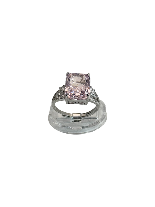 Anillo de compromiso con circonia de alto grado