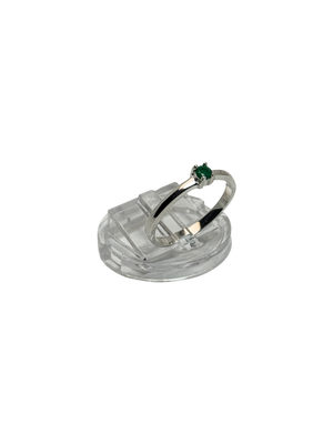 anillo de compromiso solitario con zircon verde